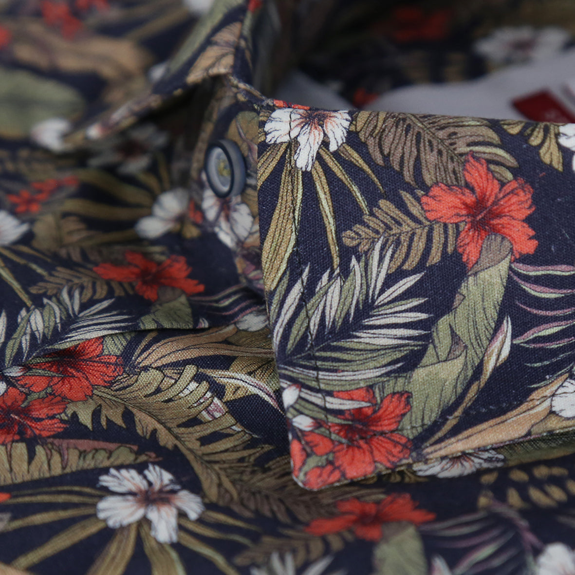 Jungle Print Tailored Fit Short Sleeve Shirt